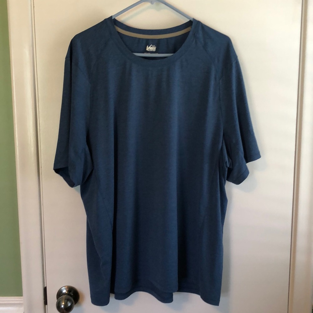 REI tee